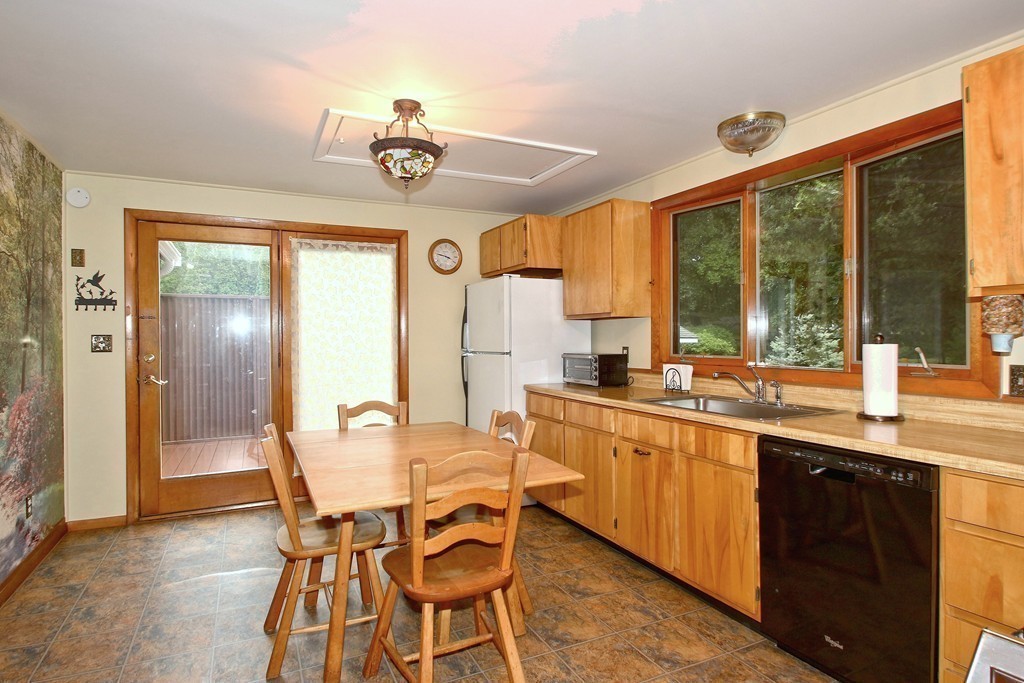 12 Castle Gate Road Wayland, MA 01778 - Photo 6 of 20 Gallery Image 6