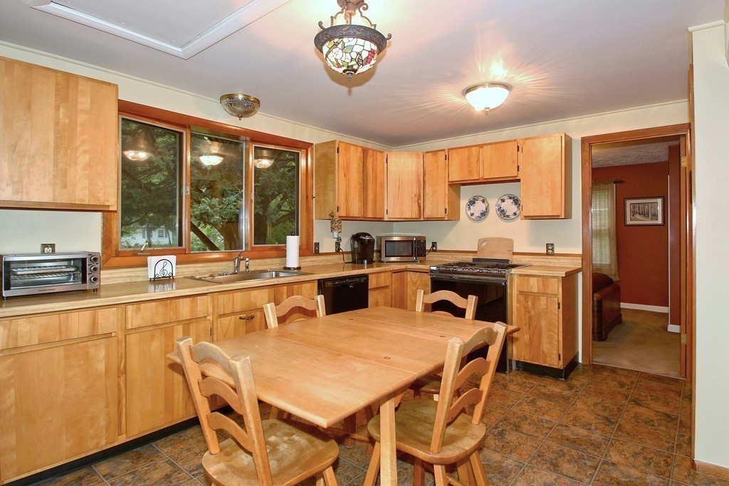 12 Castle Gate Road Wayland, MA 01778 - Photo 7 of 20 Gallery Image 7
