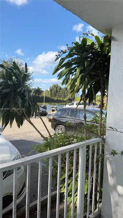 $1,800 | 16465 Northeast 22nd Avenue, Unit 105, North Miami Beach, FL 33160
