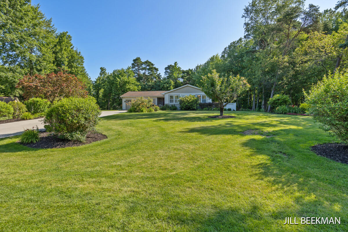 15801 Fendt Farm Road Holland, MI 49424 - Photo 6 of 41 IMG_1001