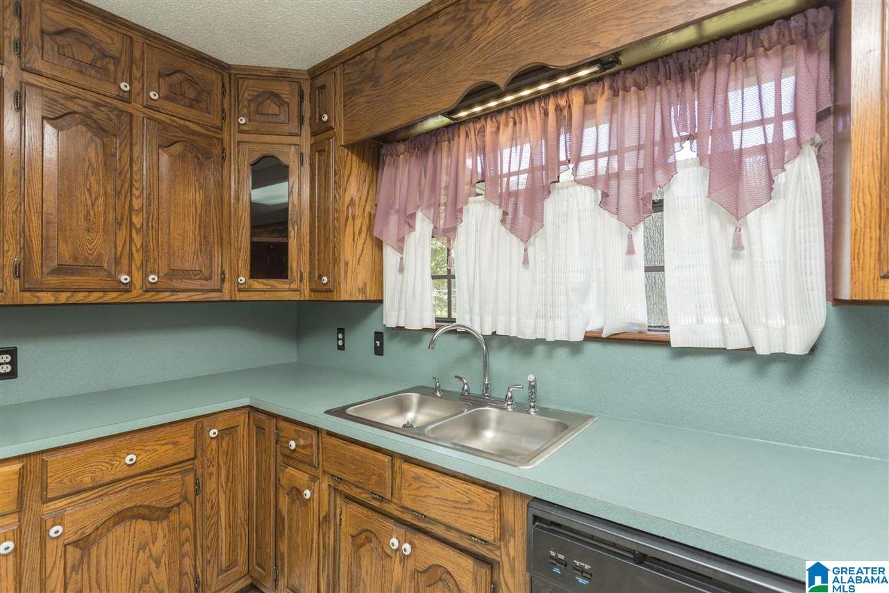5440 Robin Circle Adamsville, AL 35005 - Photo 13 of 30