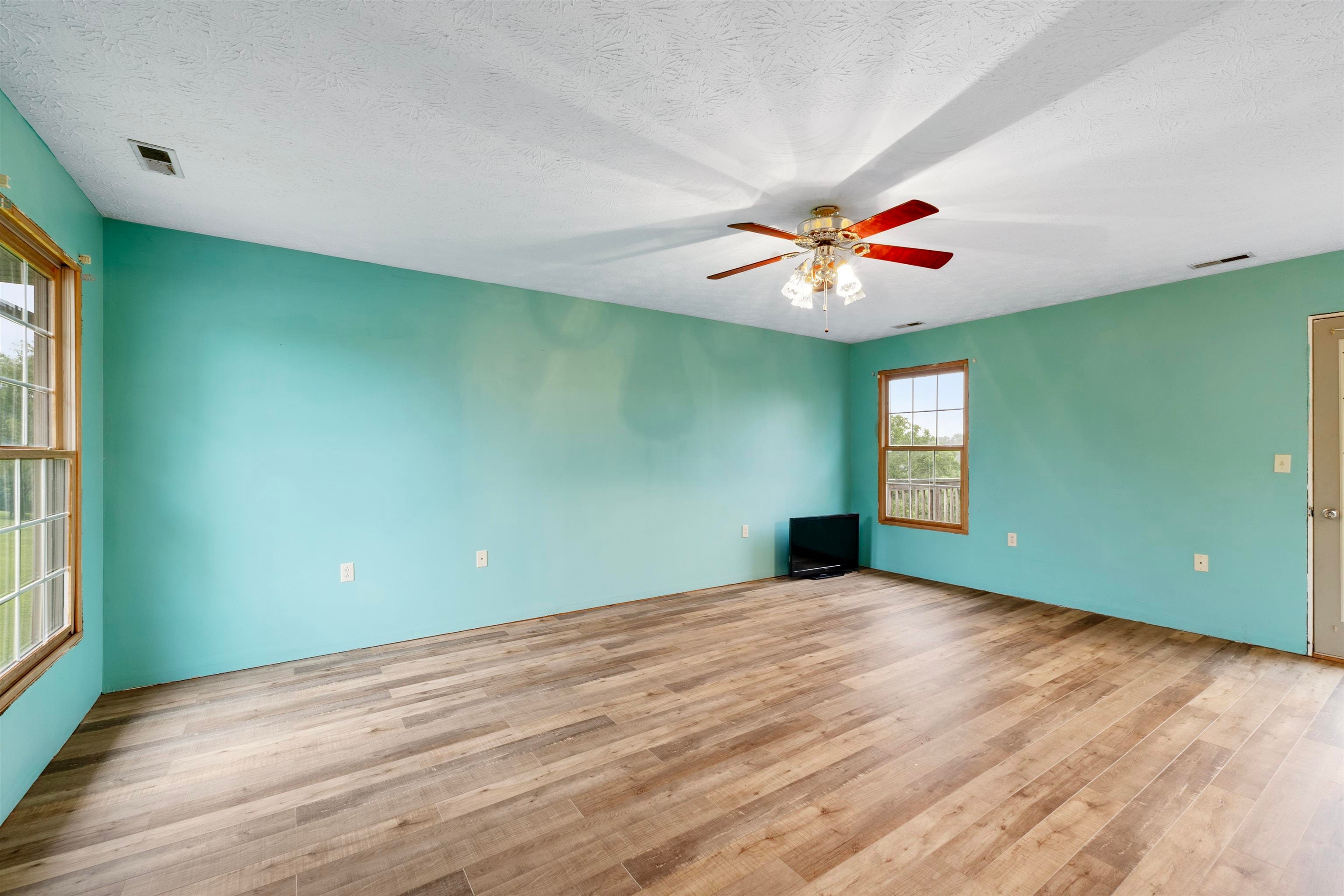 4961 Green Valley Road Huntington, WV 25701 - Photo 13 of 32 Gallery Image 13