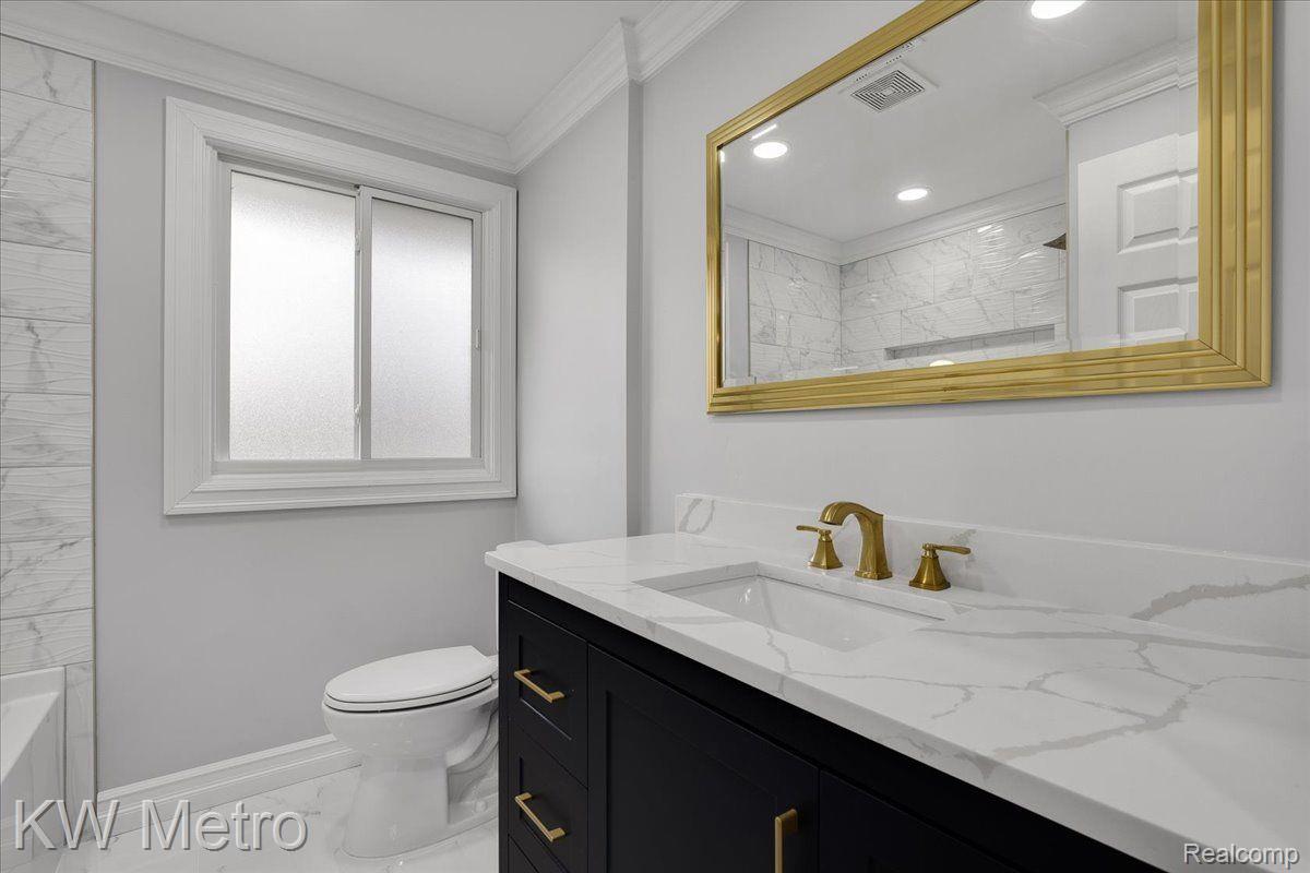 29270 Rambling Road Southfield, MI 48076 - Photo 9 of 33 Gallery Image 9