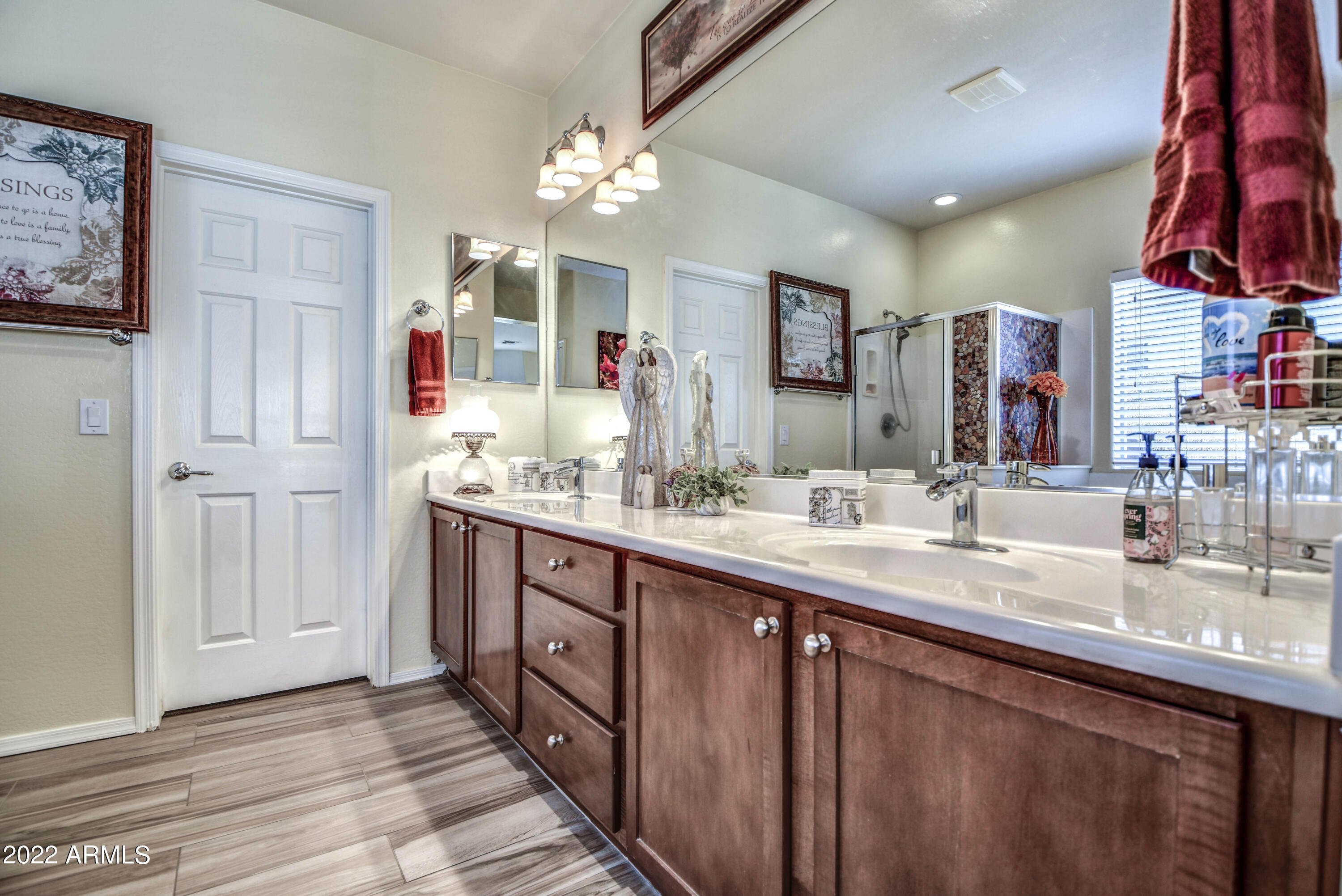 7630 West Springfield Way Florence, AZ 85132 - Photo 28 of 53 MASTER BATH 1