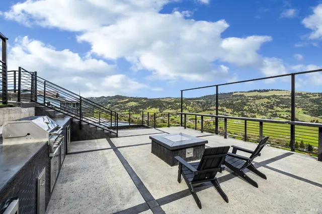 $2,898,000 | 3942 Shelter Glen Way, Santa Rosa, CA 95404