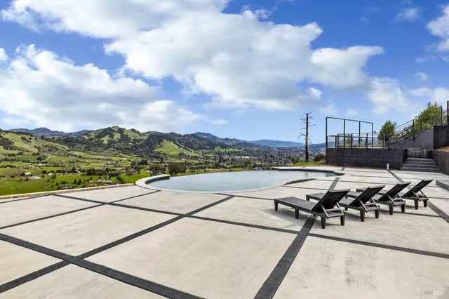 $2,898,000 | 3942 Shelter Glen Way, Santa Rosa, CA 95404