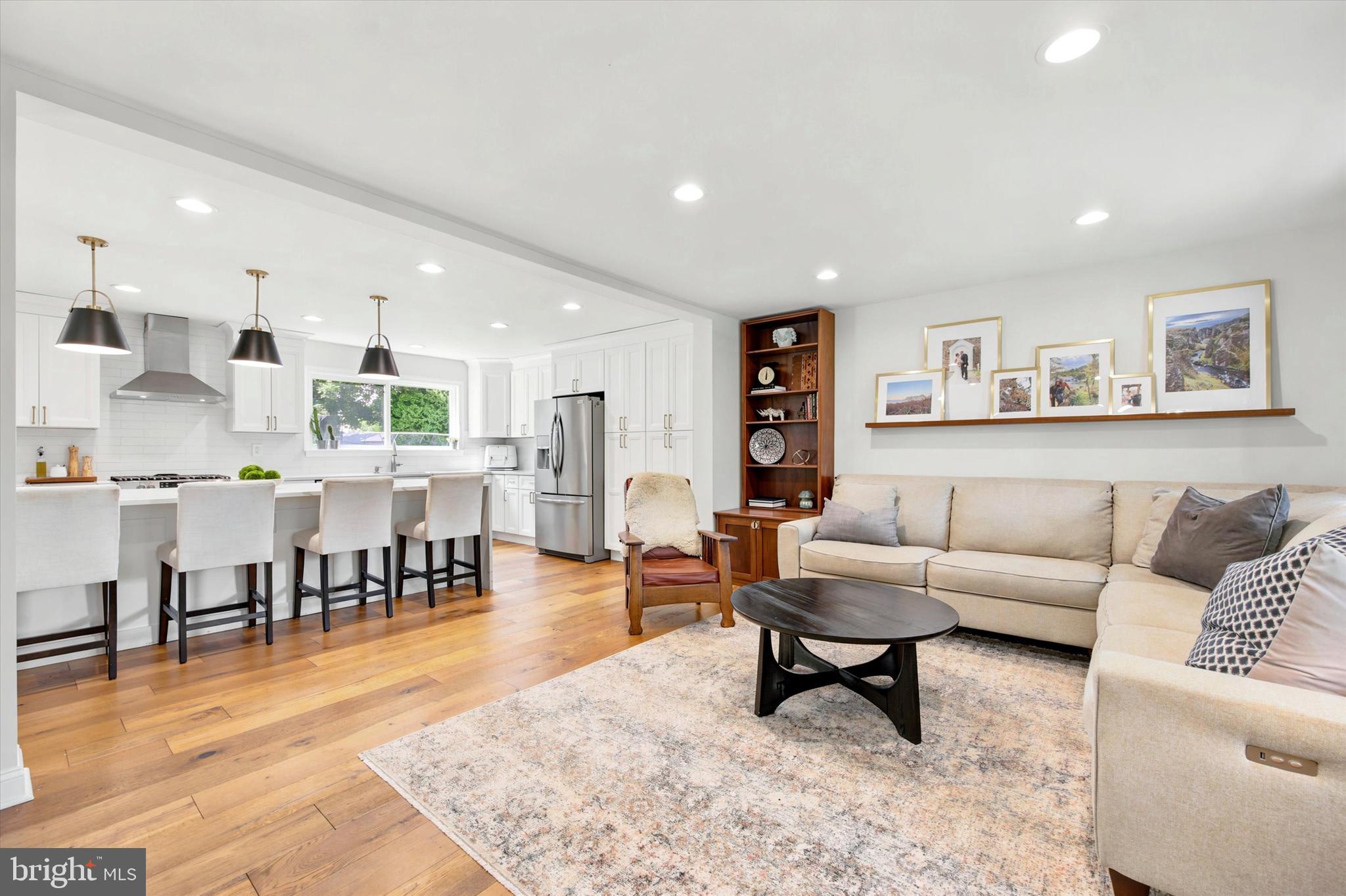 Living Room Into Kitchen
