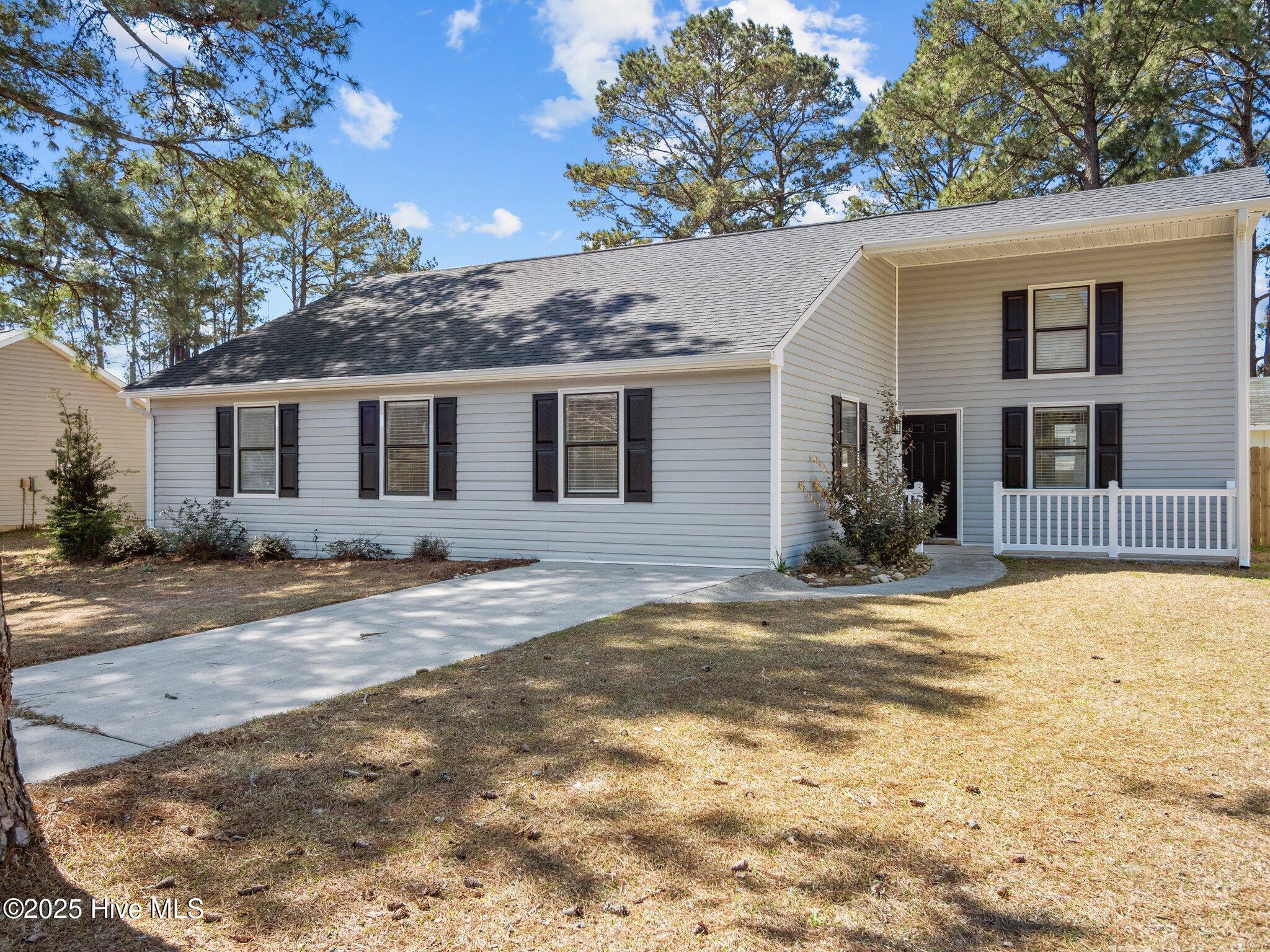 105 Pine Needle Drive Hubert, NC 28539 - Photo 2 of 33 105 Pine Needle Drive