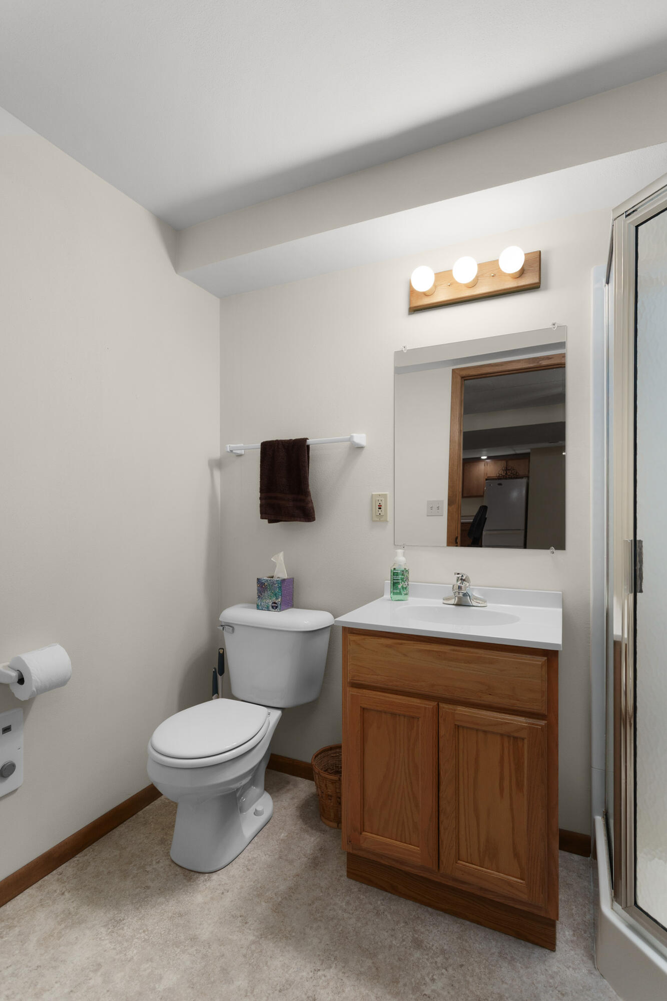 706 Woodbridge Trail Watertown, WI 53094 - Photo 29 of 38 Full bathroom, lower