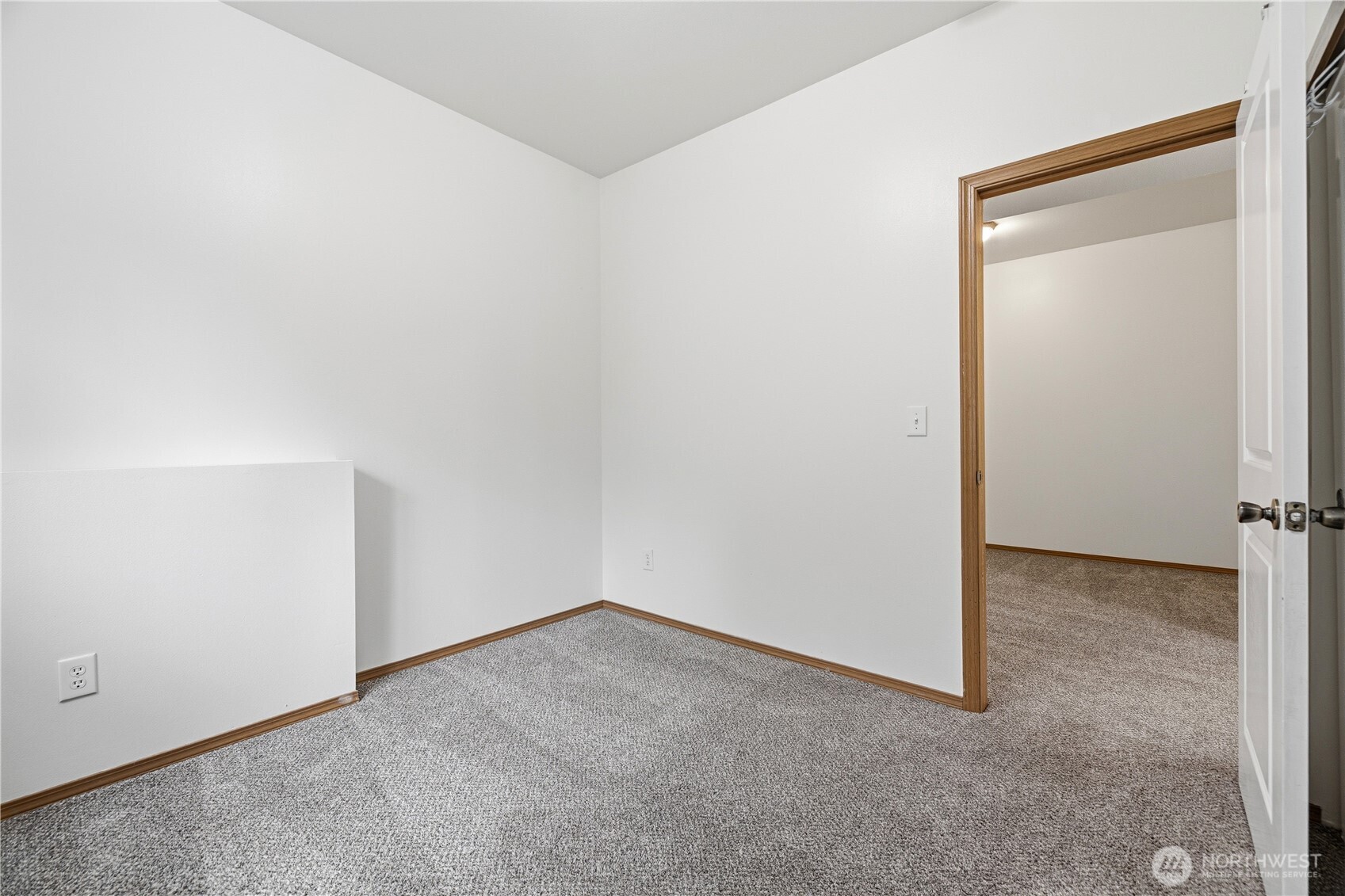 39 Sudden Valley Drive Bellingham, WA 98229 - Photo 24 of 40 an empty room with a workbench