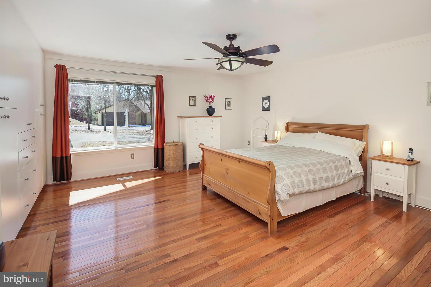 8646 Reseca Lane Springfield, VA 22152 - Photo 12 of 30 Bedroom (Master)