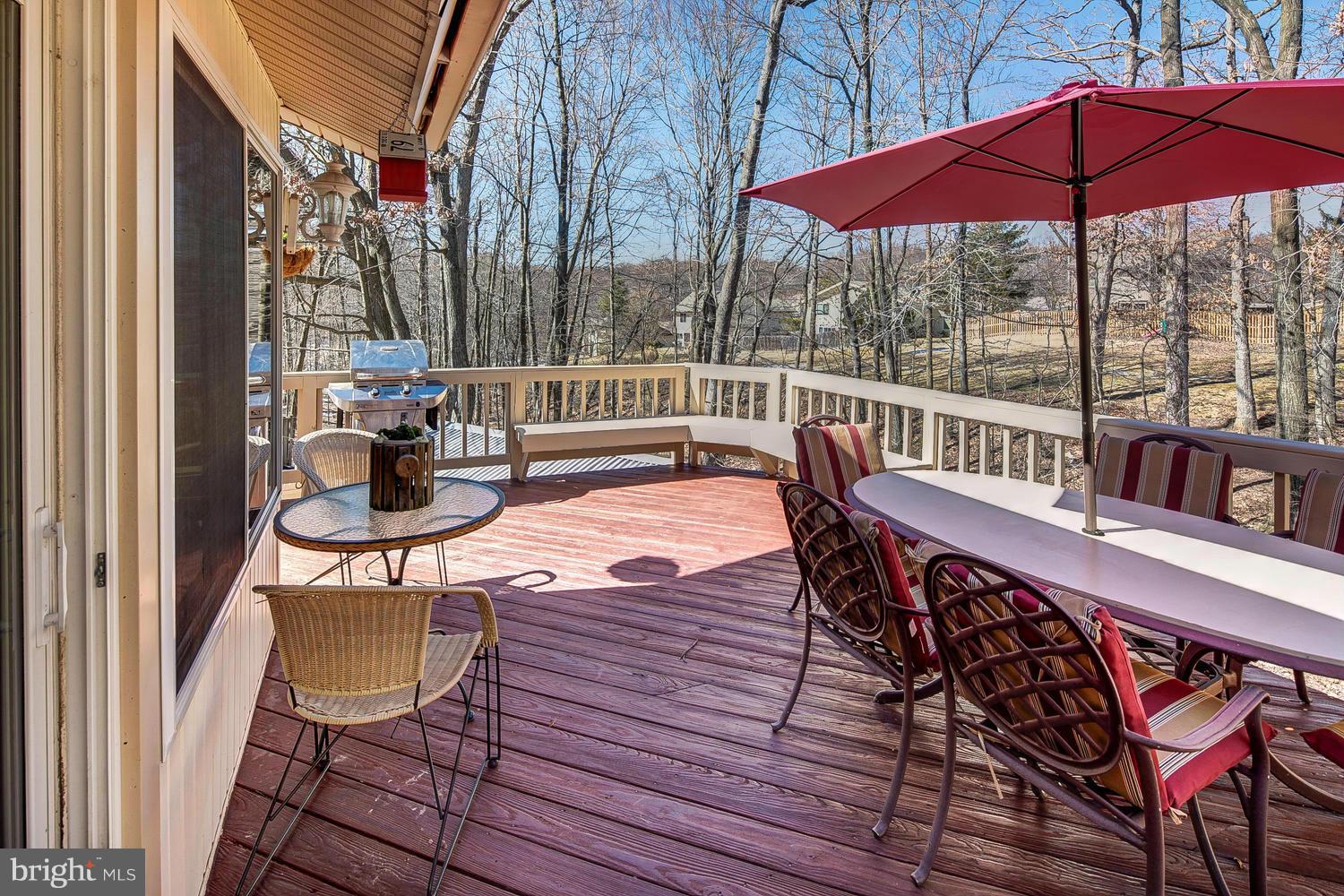 8646 Reseca Lane Springfield, VA 22152 - Photo 25 of 30 Exterior (Rear)