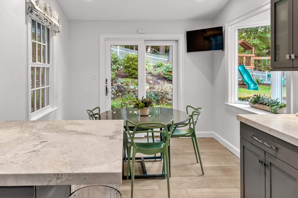72 Emerson Road Wellesley, MA 02481 - Photo 9 of 26