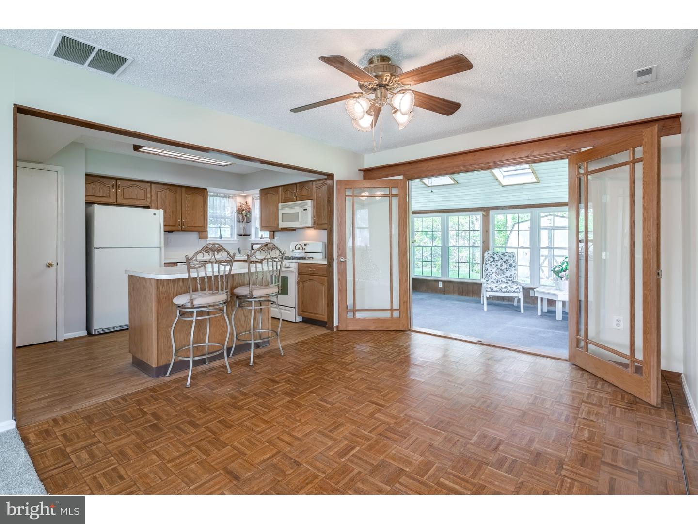 233 Stirrup Road Logan Township, NJ 08085 - Photo 2 of 19 Dining Room