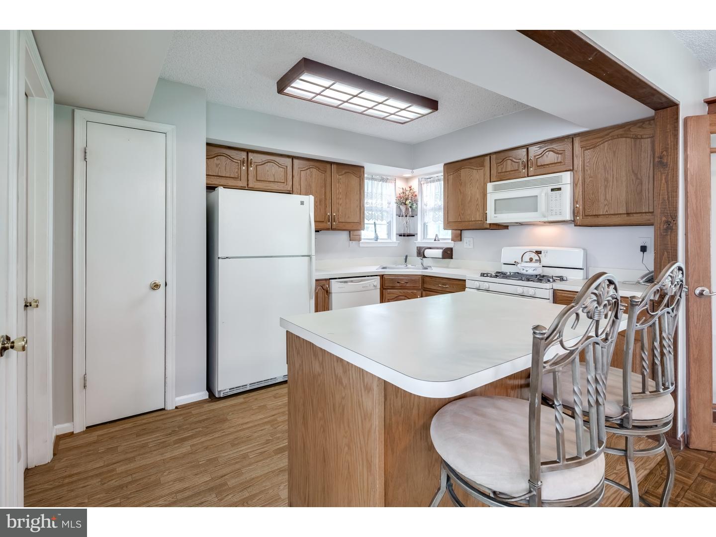 233 Stirrup Road Logan Township, NJ 08085 - Photo 3 of 19 Kitchen