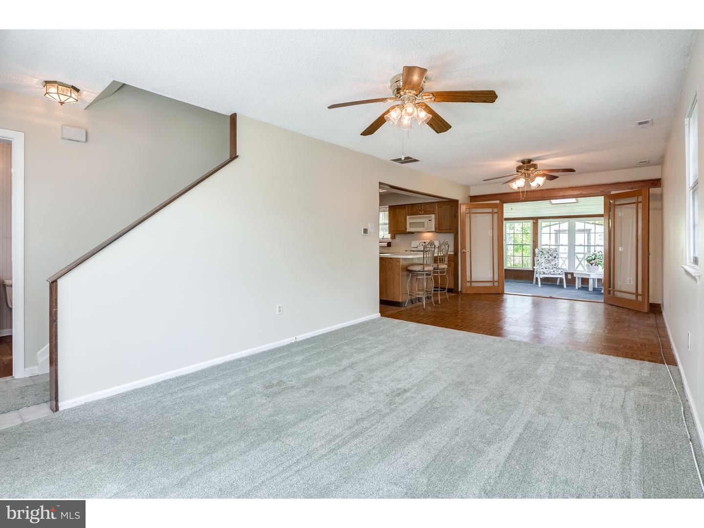 233 Stirrup Road Logan Township, NJ 08085 - Photo 10 of 19 Living Room