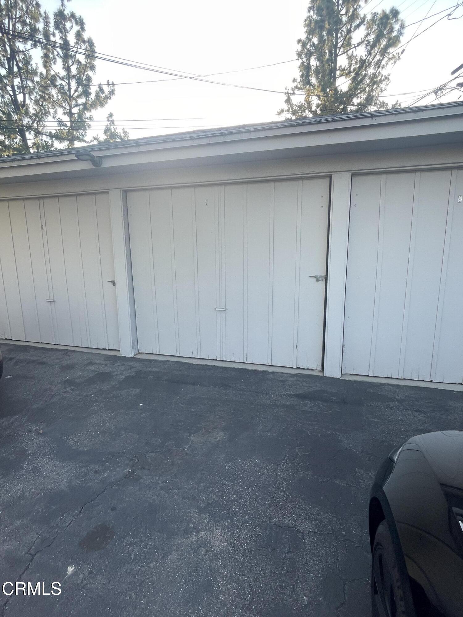 238 Mockingbird Lane South Pasadena, CA 91030 - Photo 18 of 18 an empty room with a window