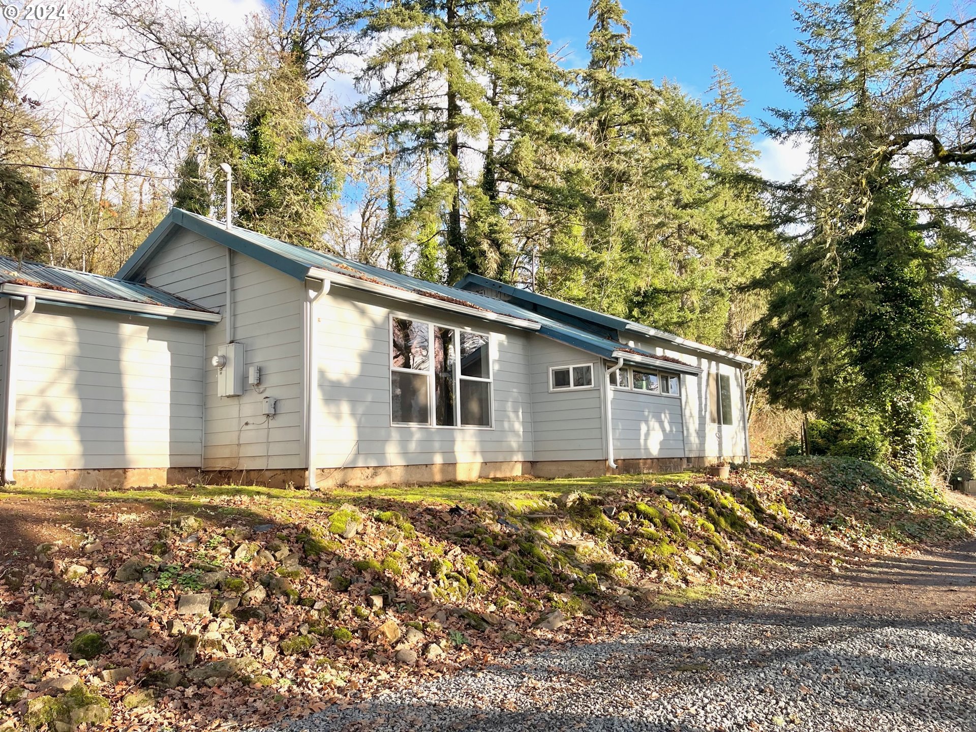 38519 Jasper Lowell Road Fall Creek, OR 97438 - Photo 5 of 42