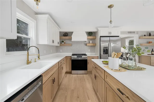 $850,000 | 63 Aspen Road, South Kingstown, RI 02879