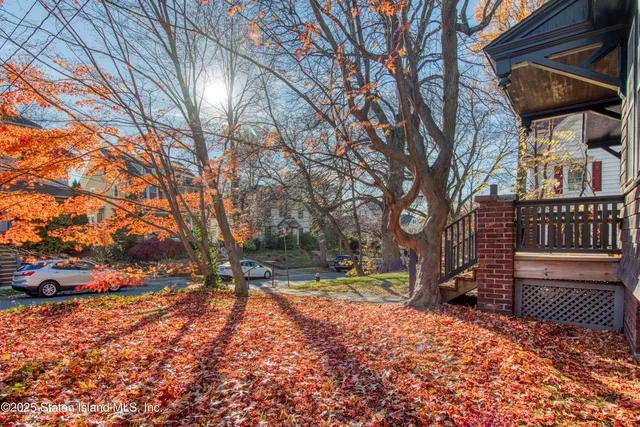 $945,000 | 219 Kingsley Avenue | Westerleigh