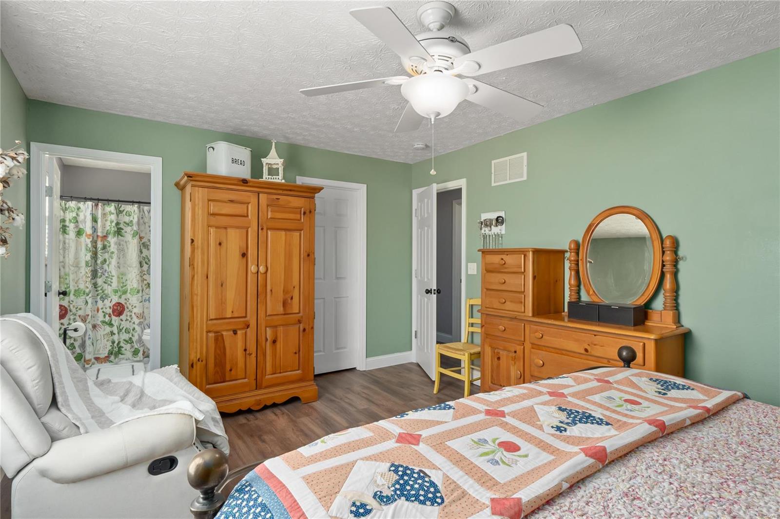 732 Copper Line Road Maryville, IL 62062 - Photo 11 of 36 Gallery Image 11