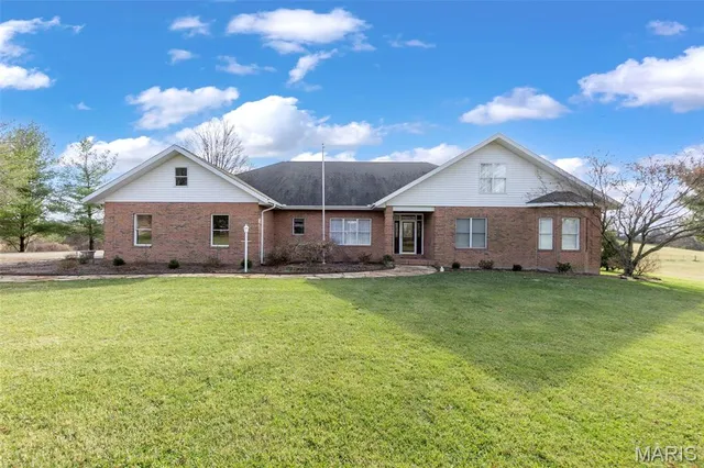 $824,900 | 3065 County Road 638, Cape Girardeau, MO 63701