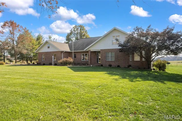 $949,000 | 3065 County Road 638, Cape Girardeau, MO 63701