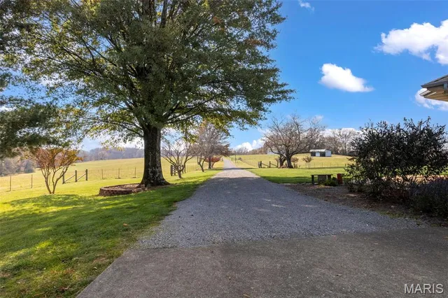 $949,000 | 3065 County Road 638, Cape Girardeau, MO 63701