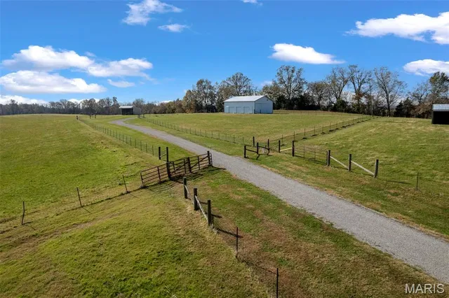 $949,000 | 3065 County Road 638, Cape Girardeau, MO 63701