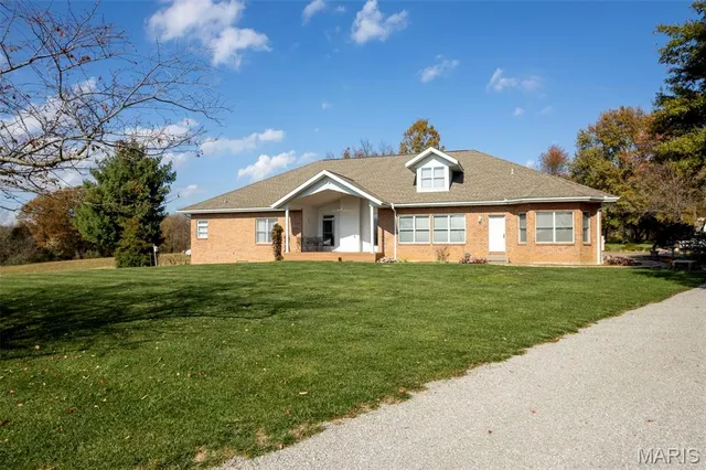 $949,000 | 3065 County Road 638, Cape Girardeau, MO 63701