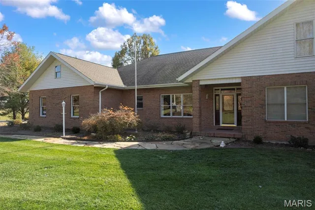 $824,900 | 3065 County Road 638, Cape Girardeau, MO 63701