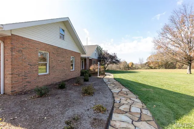 $949,000 | 3065 County Road 638, Cape Girardeau, MO 63701