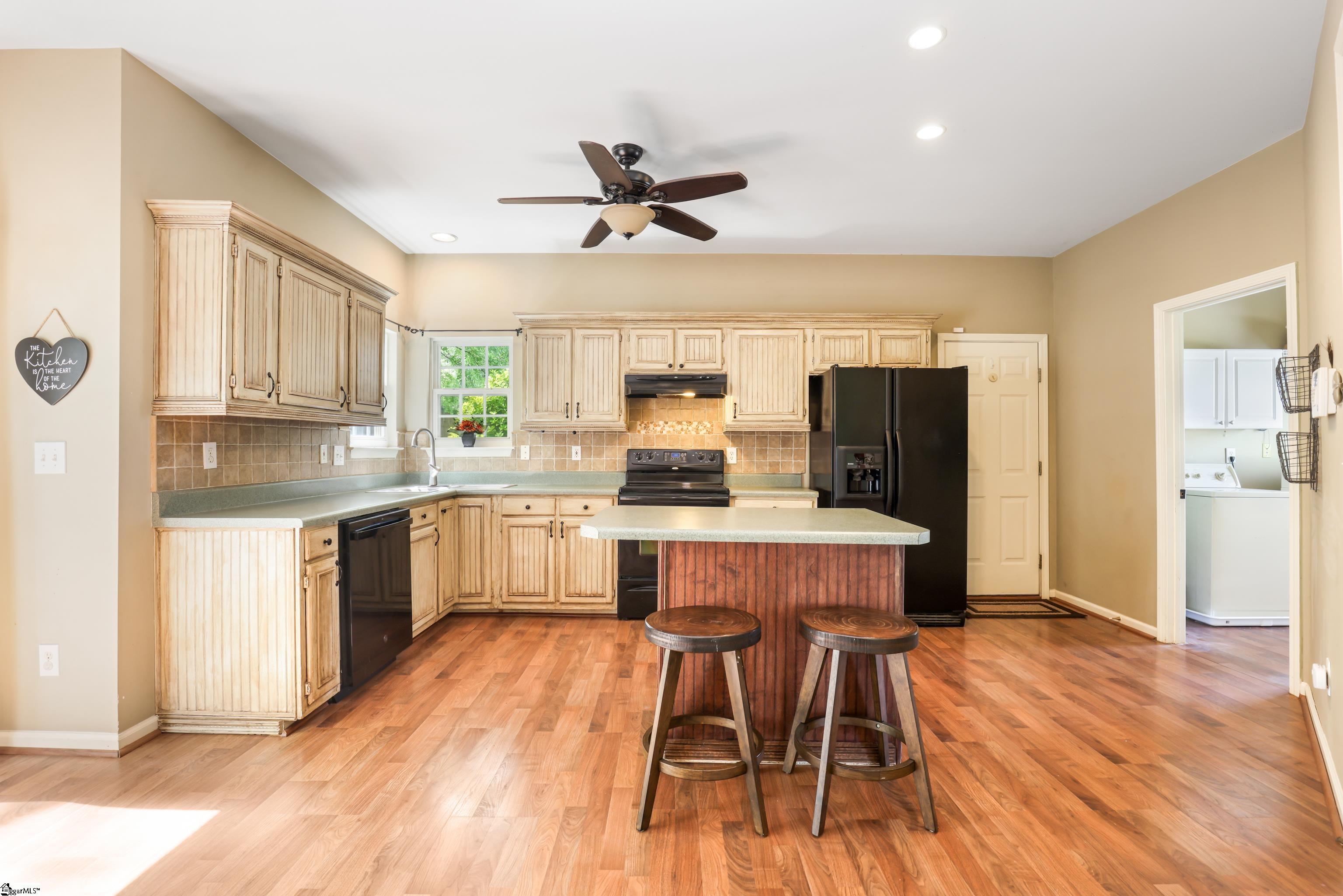 8 Renforth Road Simpsonville, SC 29681 - Photo 9 of 36 Gallery Image 9