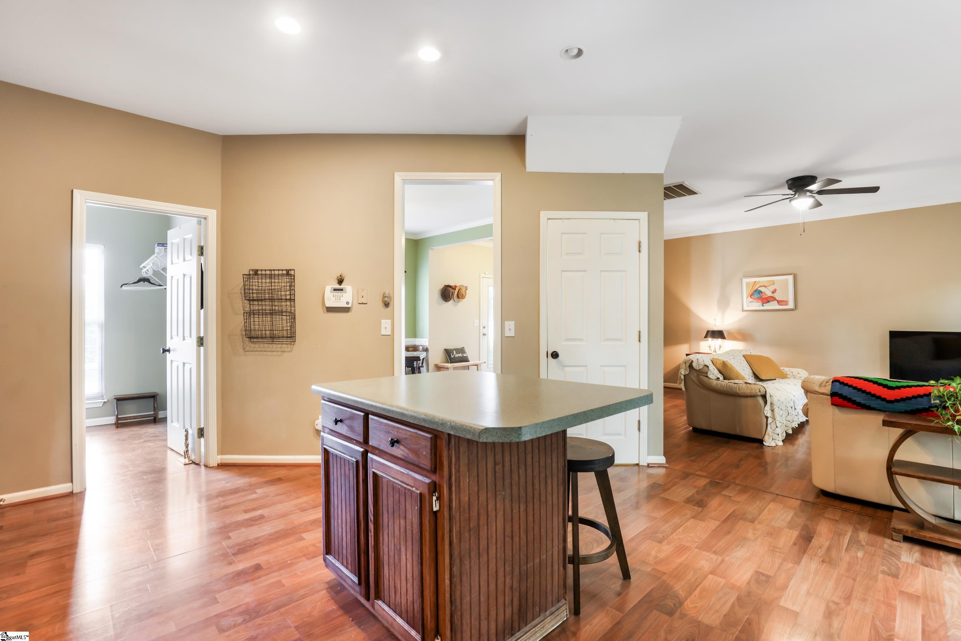 8 Renforth Road Simpsonville, SC 29681 - Photo 10 of 36 Gallery Image 10
