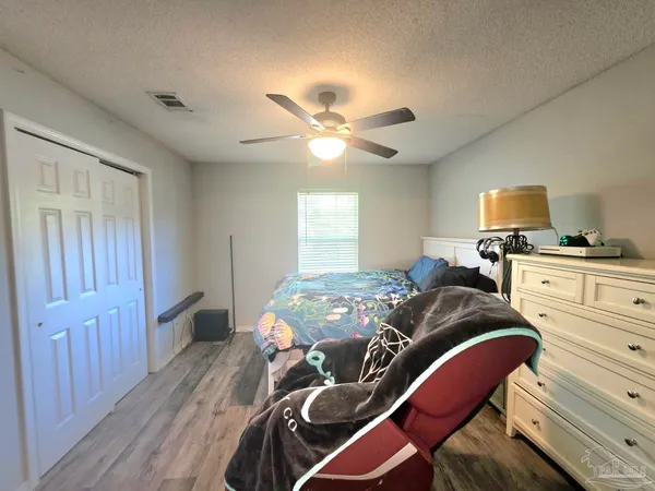 $1,800 | 81 North Jamaica Street, Pensacola, FL 32507