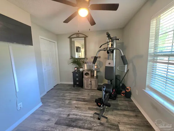 $1,800 | 81 North Jamaica Street, Pensacola, FL 32507