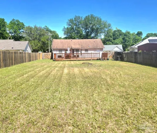 $1,800 | 81 North Jamaica Street, Pensacola, FL 32507