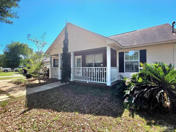$1,800 | 81 North Jamaica Street, Pensacola, FL 32507