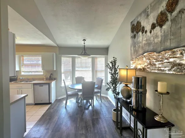 $1,800 | 81 North Jamaica Street, Pensacola, FL 32507