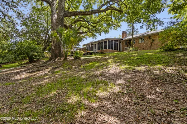 $729,000 | 1407 Hellmers Lane, Ocean Springs, MS 39564