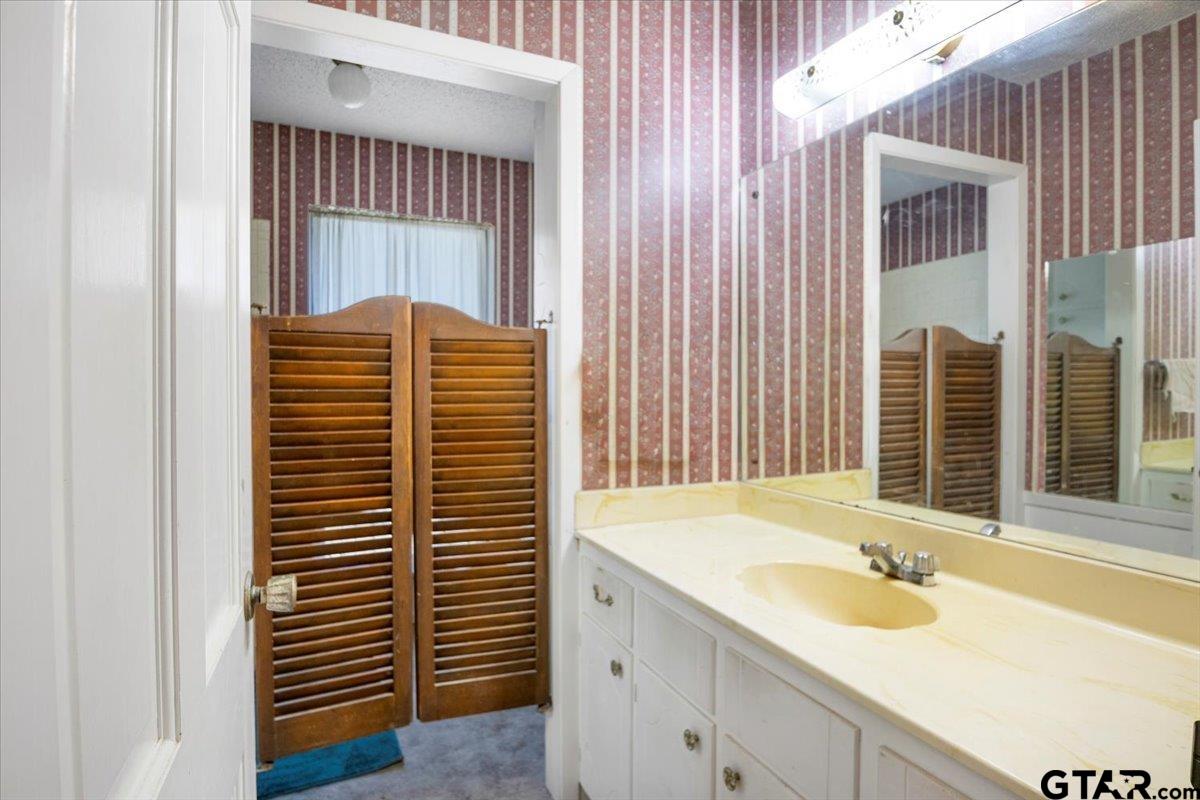 1302 Jeb Stuart Drive Tyler, TX 75703 - Photo 32 of 47