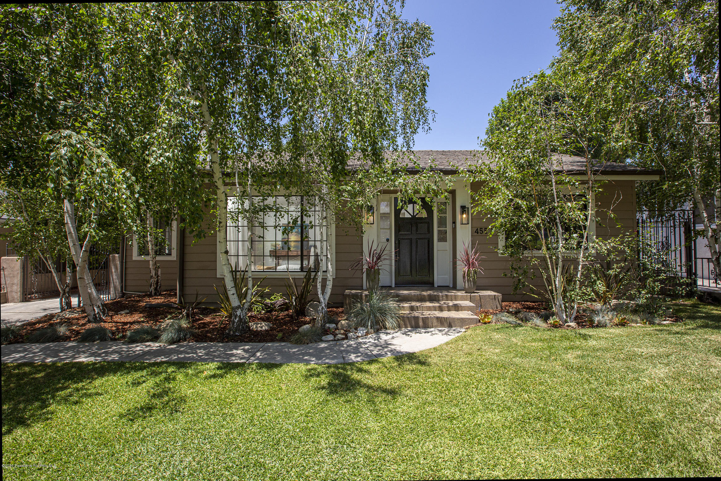 4557 Viro Road La Canada Flintridge, CA 91011 - Photo 2 of 43 1