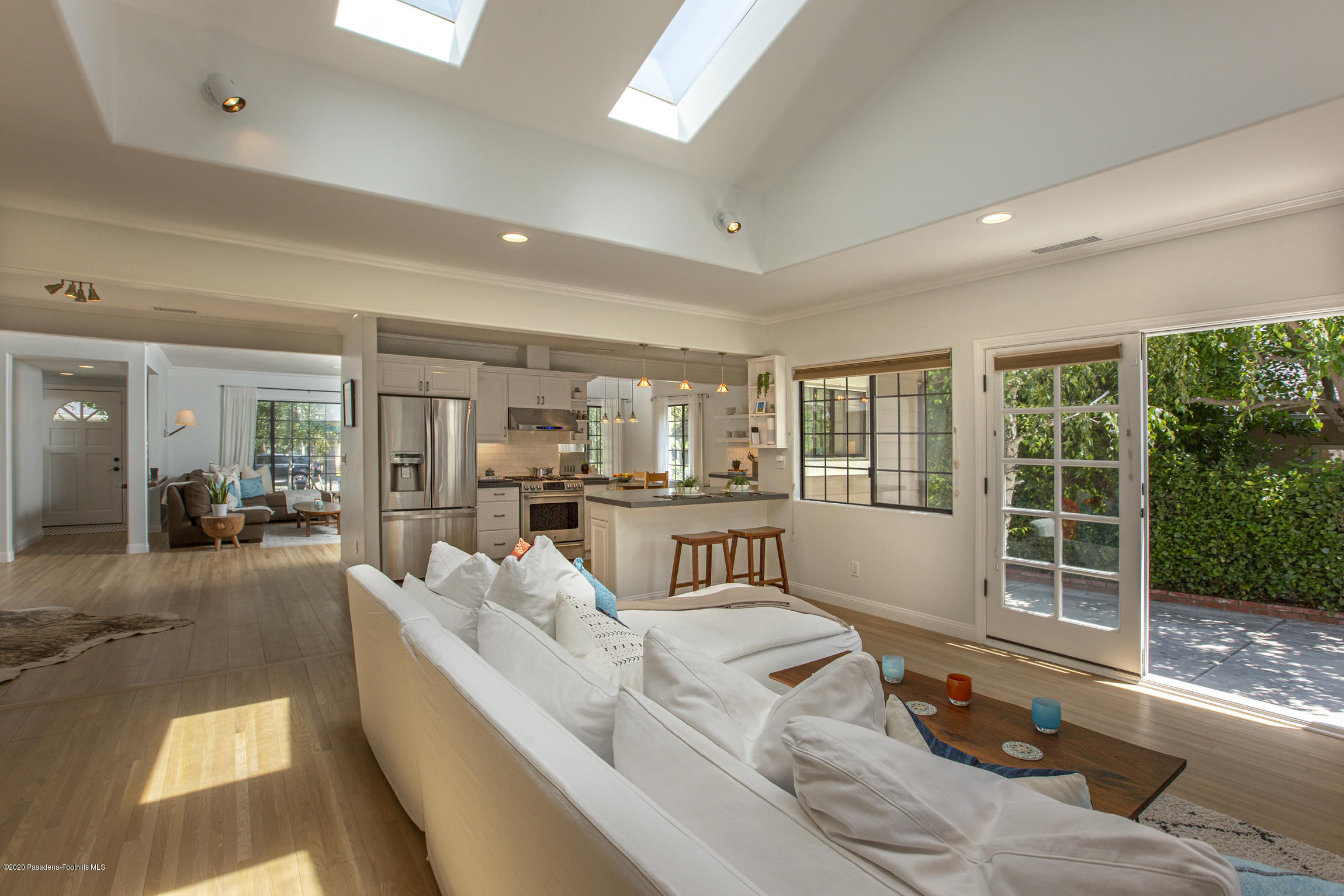 4557 Viro Road La Canada Flintridge, CA 91011 - Photo 16 of 43 24