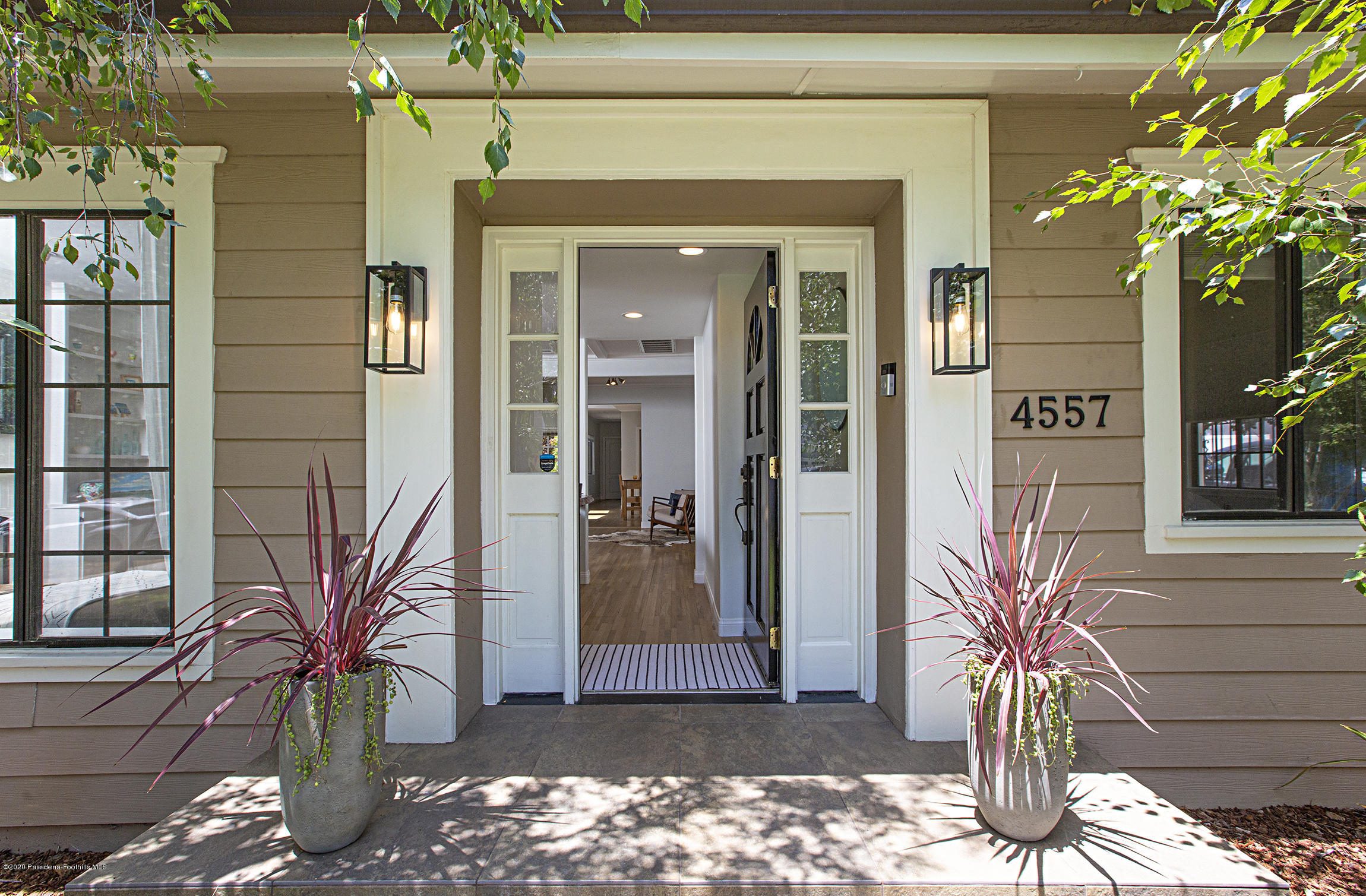 4557 Viro Road La Canada Flintridge, CA 91011 - Photo 3 of 43 4