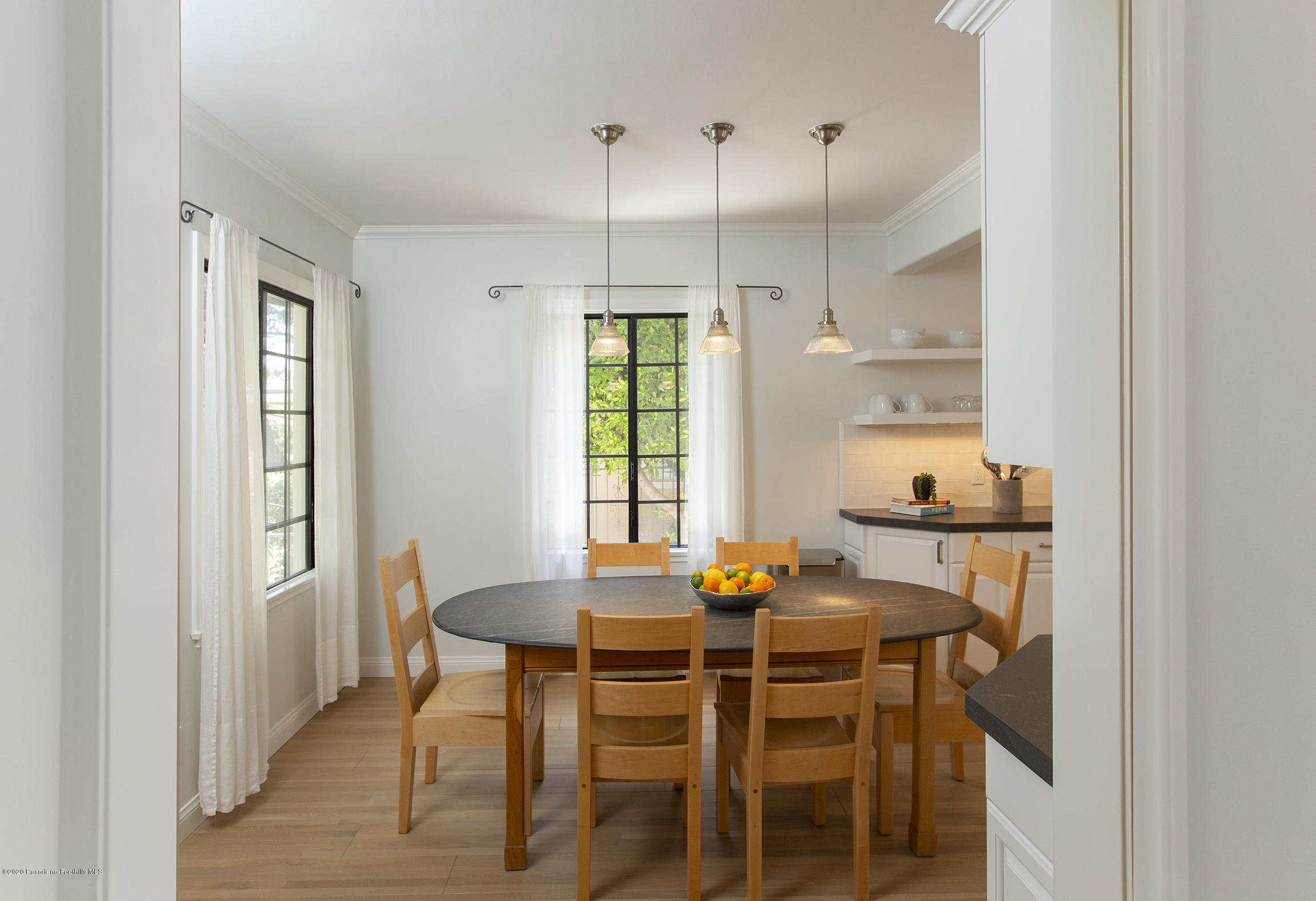 4557 Viro Road La Canada Flintridge, CA 91011 - Photo 8 of 43 11