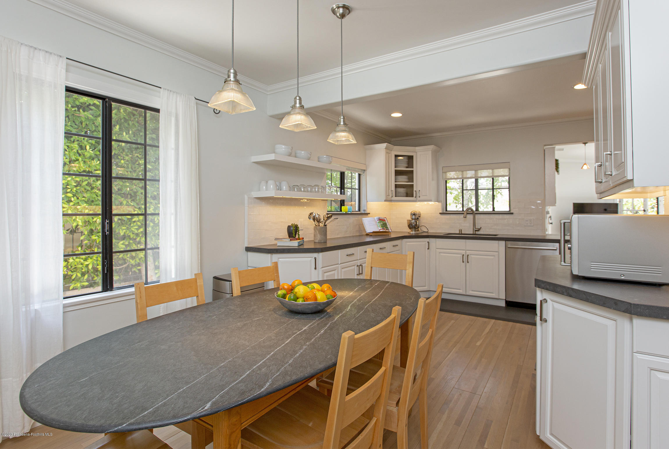 4557 Viro Road La Canada Flintridge, CA 91011 - Photo 9 of 43 14