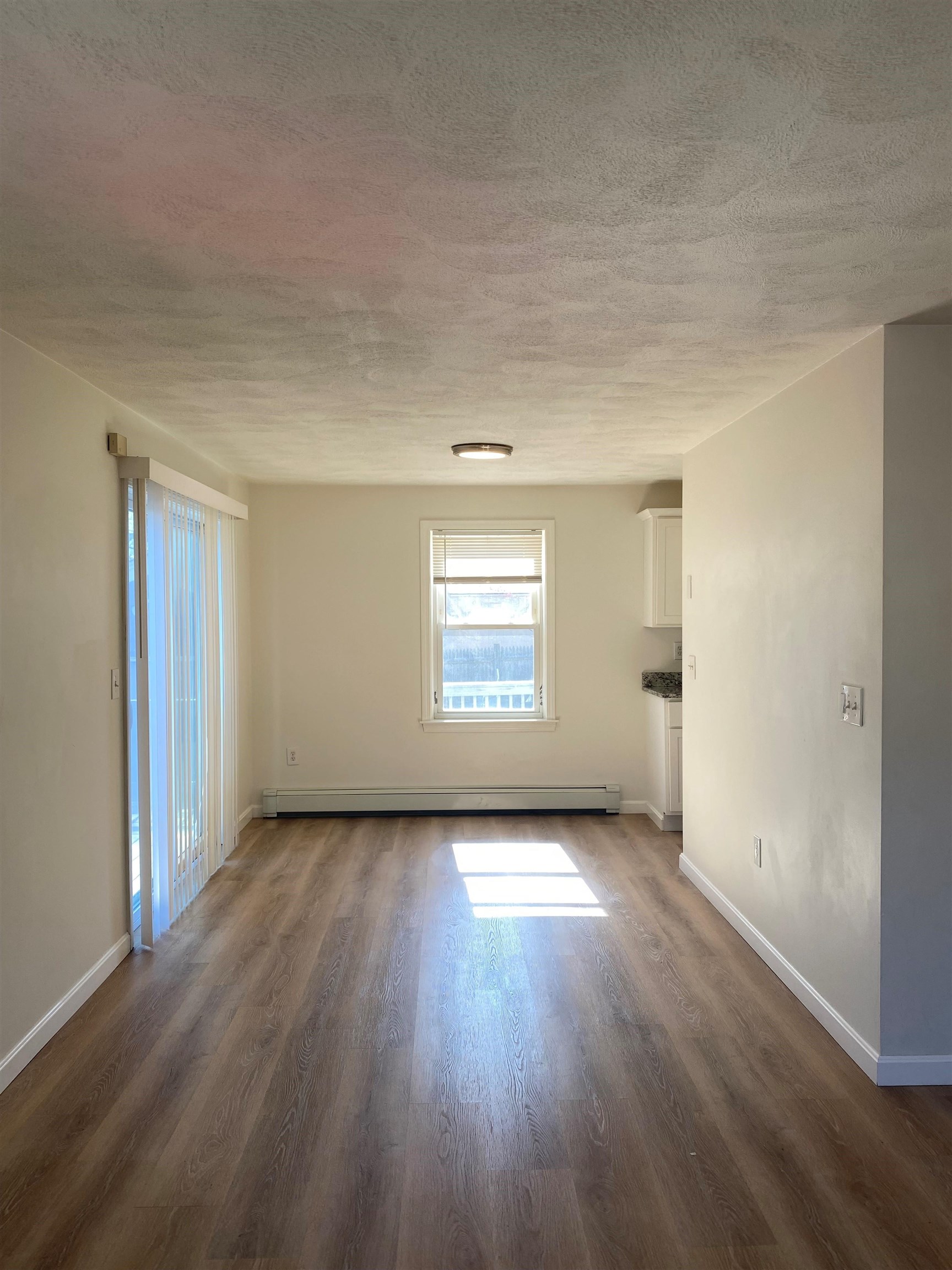 1 L Phillip Road Derry, NH 03038 - Photo 5 of 14