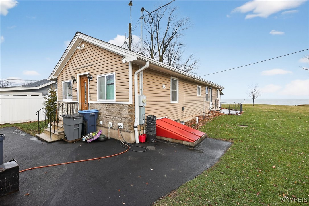 2125 Lake Road Porter, NY 14174 - Photo 2 of 27