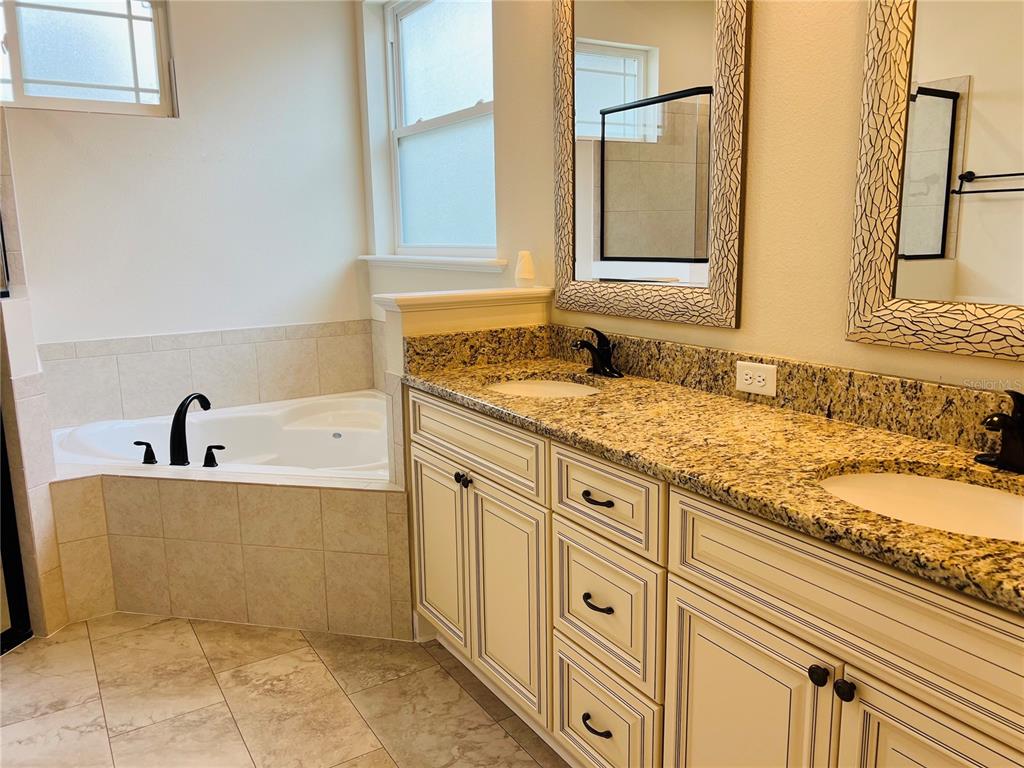 12037 Southwest 28th Avenue Gainesville, FL 32608 - Photo 4 of 15