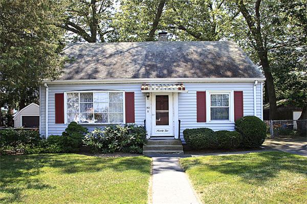 92 Thornton Road Waltham, MA 02453 - Photo 2 of 21